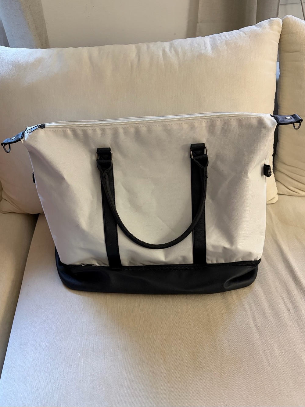 DSW Two-Tone Travel Tote Bag - White and Black